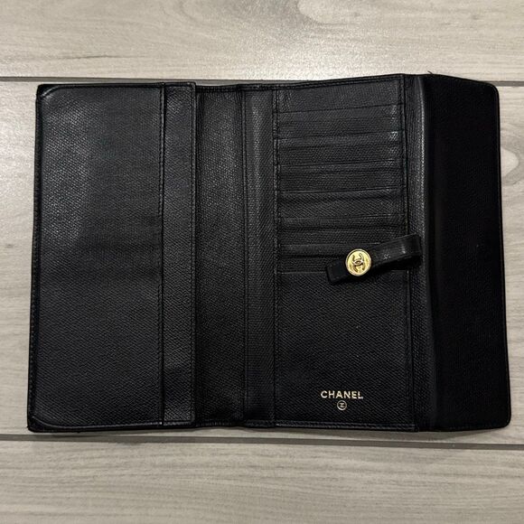 Chanel vintage CC Black Button Bifold Wallet   Authentic. Come with authenticity - Picture 2 of 14